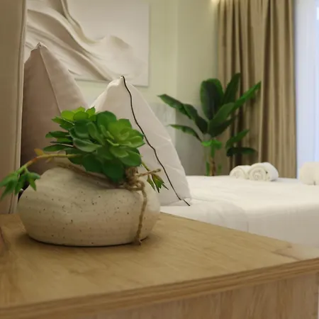 Sss Luxury With Jacuzzi Apartment
