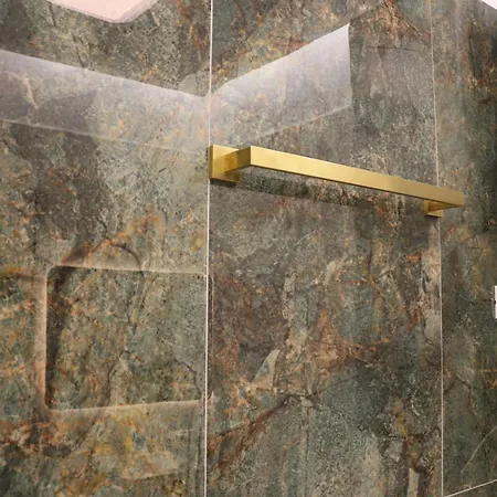 Sss Luxury With Jacuzzi Apartment Kamez
